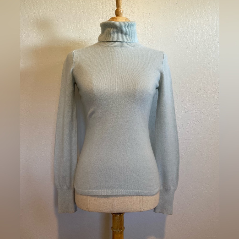 Ann Taylor cashmere sweater turtle neck